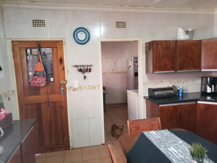 4 Bedroom Property for Sale in Geelhoutpark North West